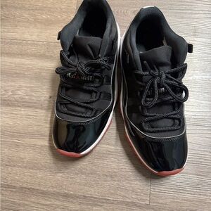 Jordan Men's Black Red White Athletic Shoes